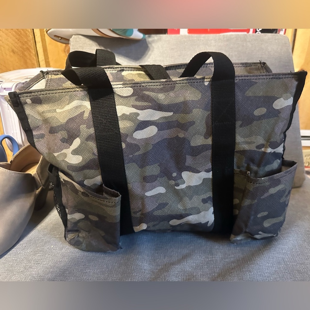 Thirty one zipper tote bag